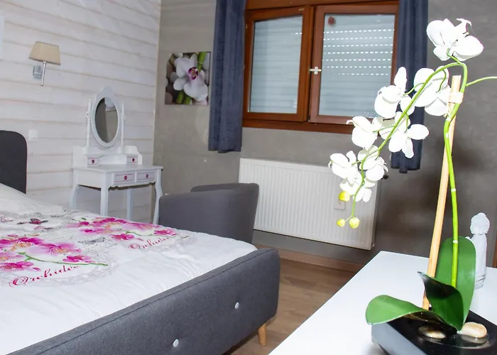 Couette-café Le Clos Du Clocher 3*